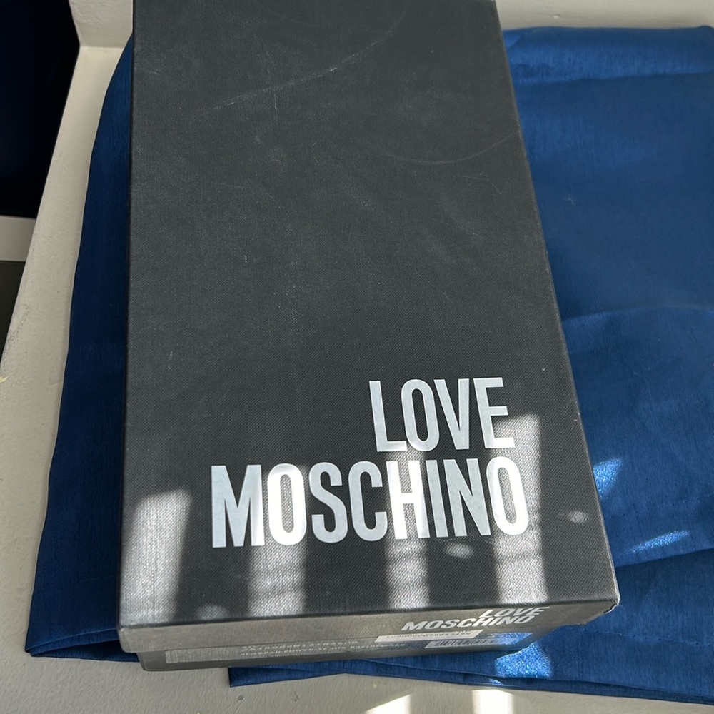 Love Moschino